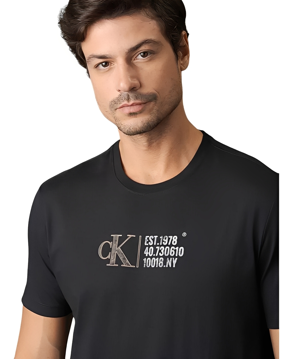D_NQ_NP_2X_865152-MLB88979591081_072025-F-camiseta-calvin-klein-jeans-logo-ck-est-ny-masculina